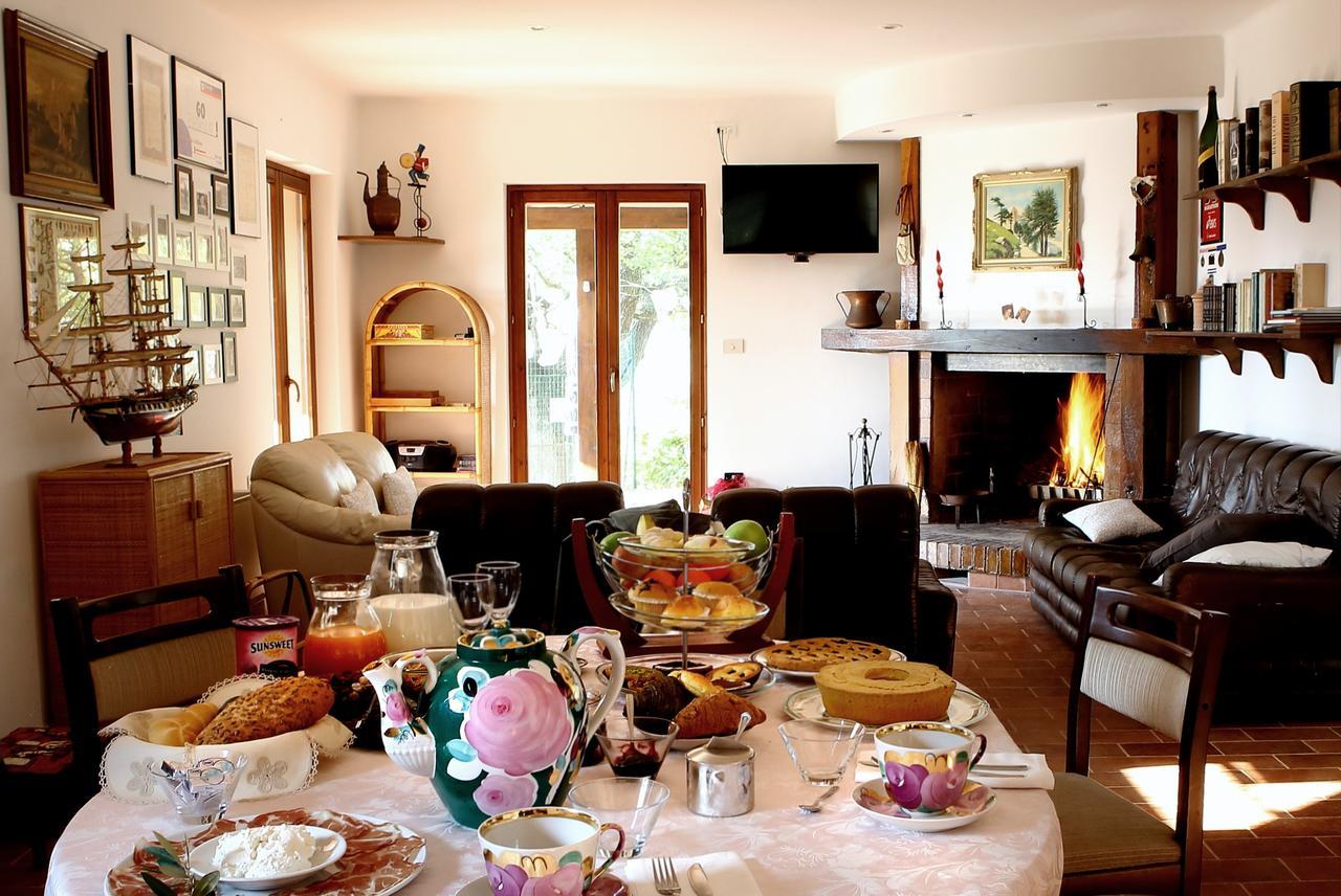 La Casa In Campagna Bed and Breakfast Cossignano Εξωτερικό φωτογραφία