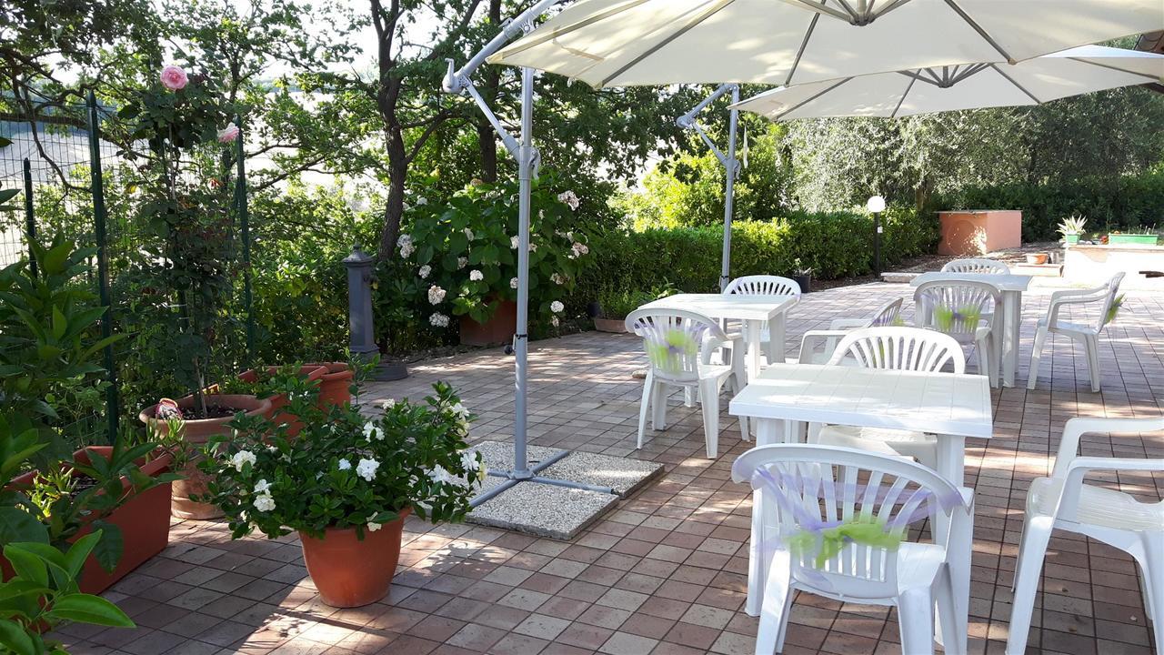 La Casa In Campagna Bed and Breakfast Cossignano Εξωτερικό φωτογραφία