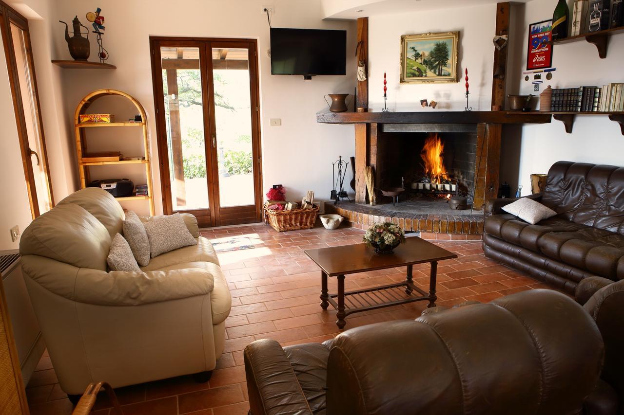 La Casa In Campagna Bed and Breakfast Cossignano Εξωτερικό φωτογραφία