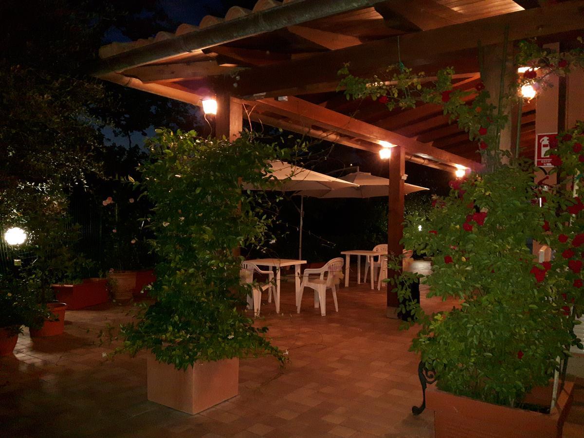 La Casa In Campagna Bed and Breakfast Cossignano Εξωτερικό φωτογραφία