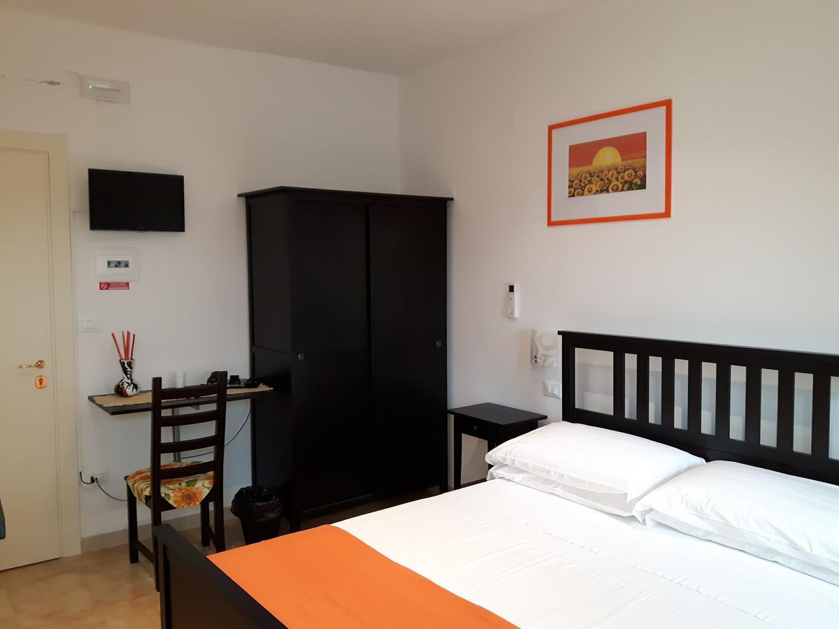 La Casa In Campagna Bed and Breakfast Cossignano Εξωτερικό φωτογραφία