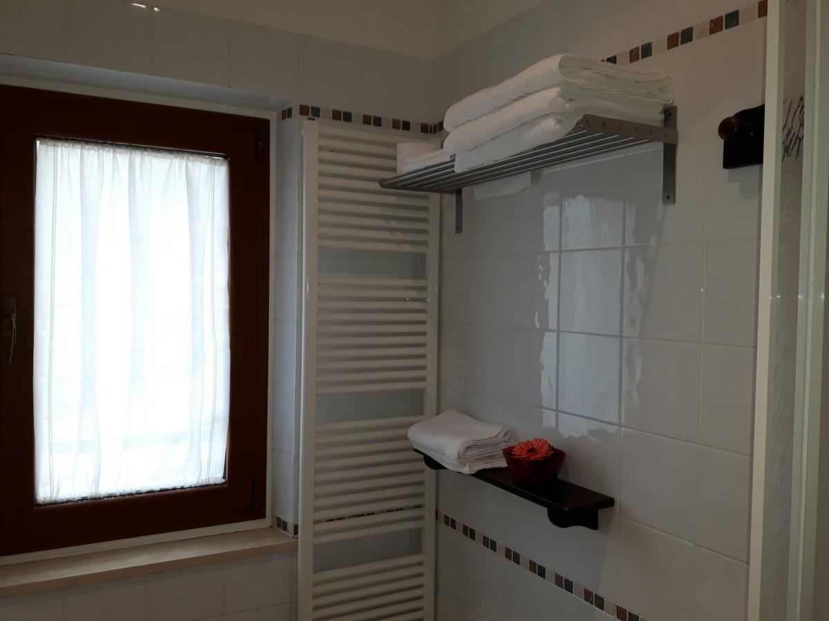 La Casa In Campagna Bed and Breakfast Cossignano Εξωτερικό φωτογραφία