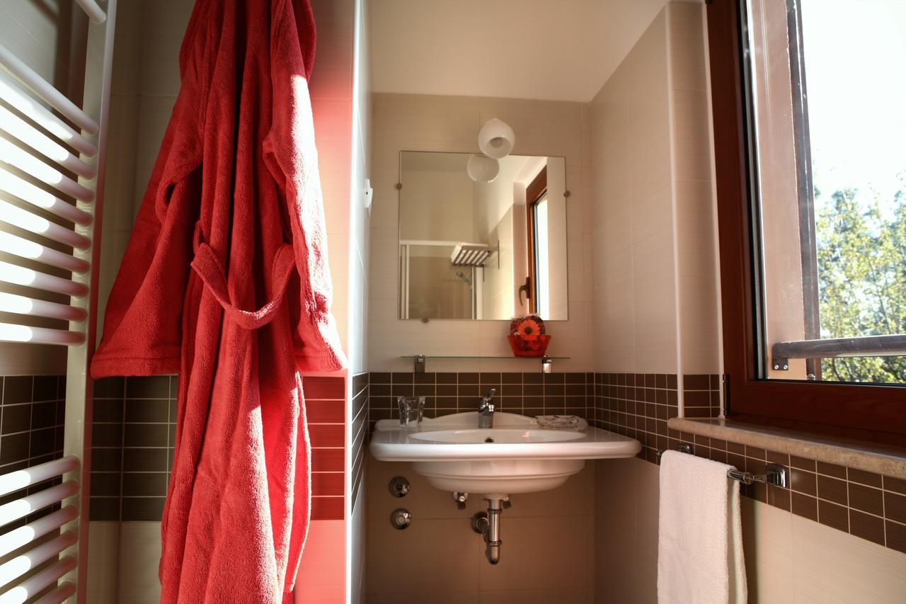 La Casa In Campagna Bed and Breakfast Cossignano Εξωτερικό φωτογραφία