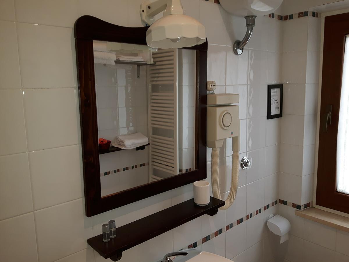 La Casa In Campagna Bed and Breakfast Cossignano Εξωτερικό φωτογραφία