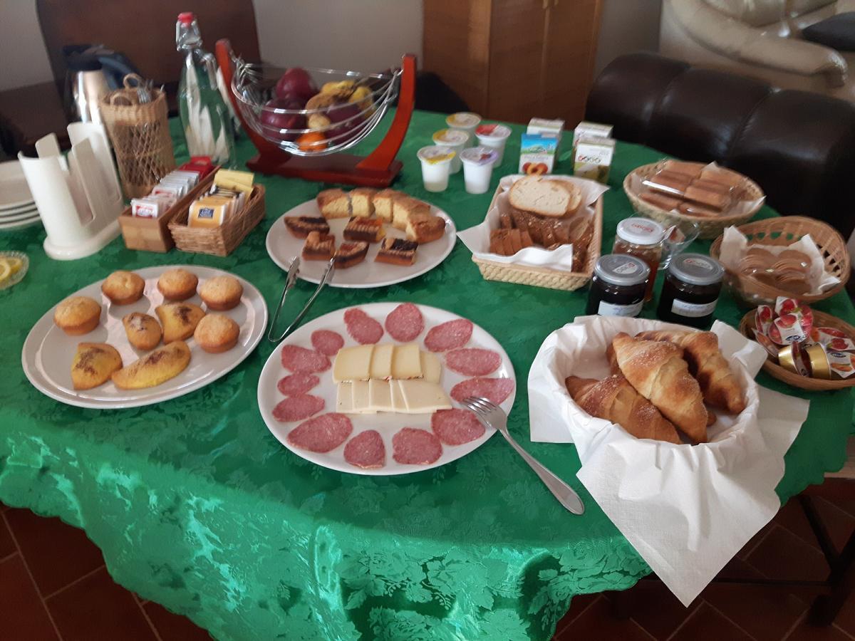 La Casa In Campagna Bed and Breakfast Cossignano Εξωτερικό φωτογραφία